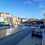 Flamingo's House - Beautiful View Over The Canal Apartament